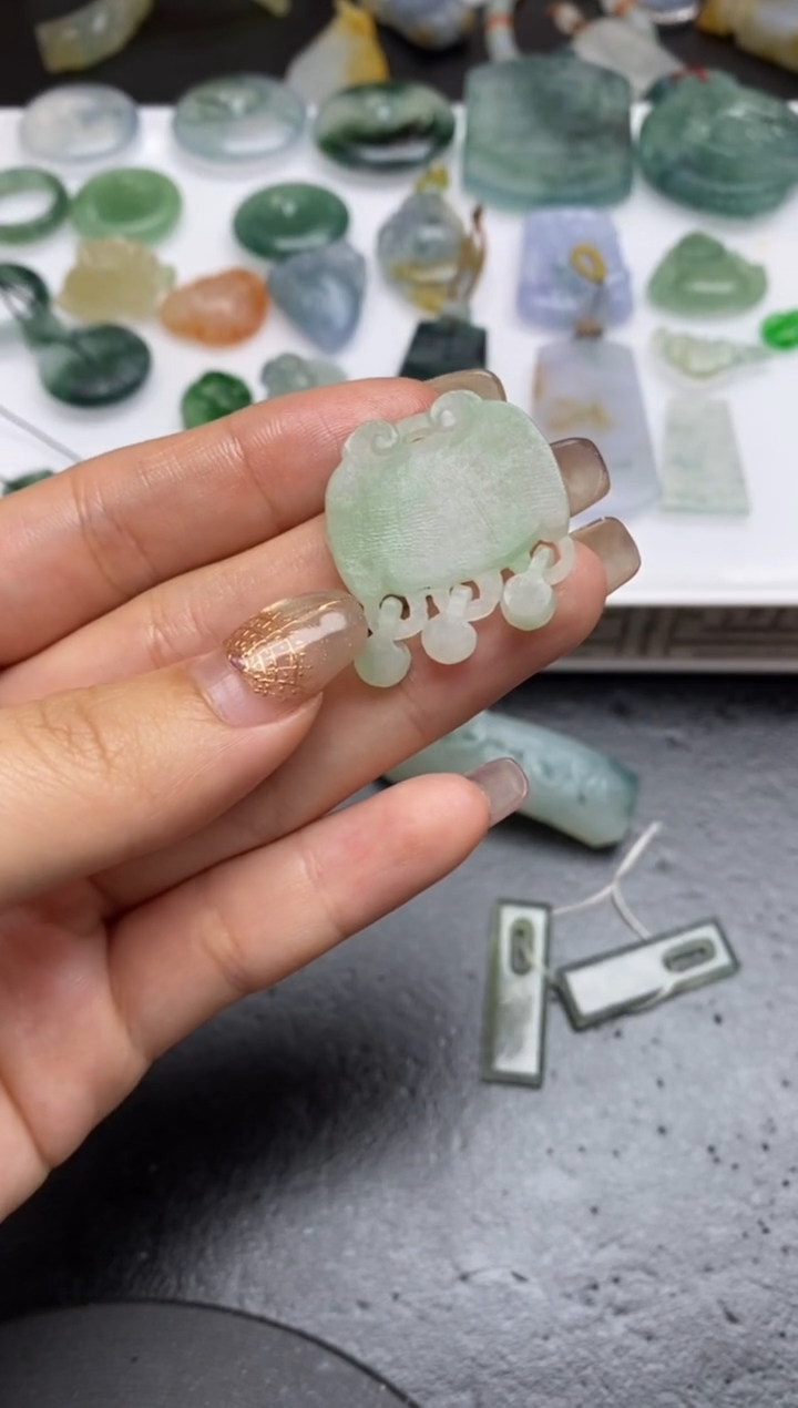 【闪购商品】定制翡翠未镶嵌翡翠毛货~