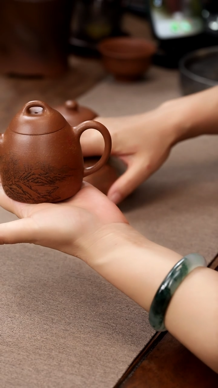 茶壶紫砂秦权李建军刻绘桂花砂