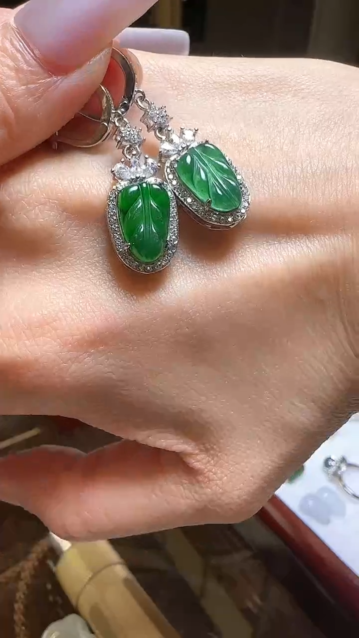 【闪购商品】翡翠吊坠(不含链)未镶嵌翡翠