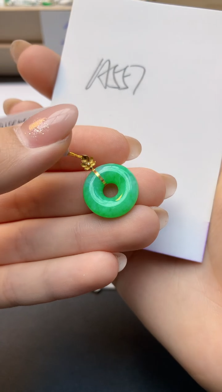 颈饰18K金镶嵌翡翠天然A货缅甸翡翠百元以上9元证书费自理