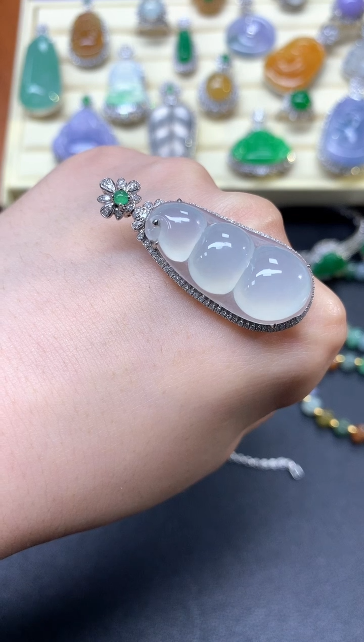 【闪购商品】翡翠吊坠(不含链)18K金镶嵌吊坠8500+850