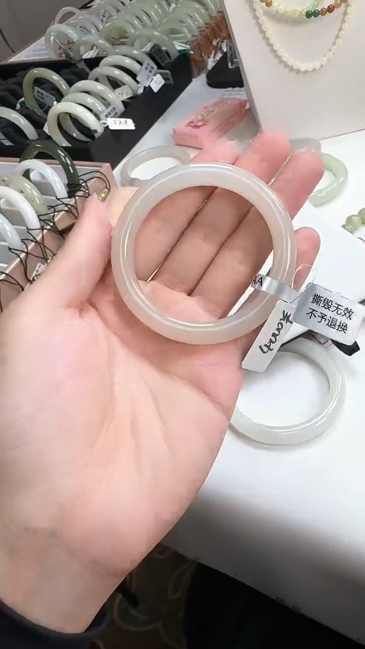 和田玉手镯未镶嵌天然和田玉53-369