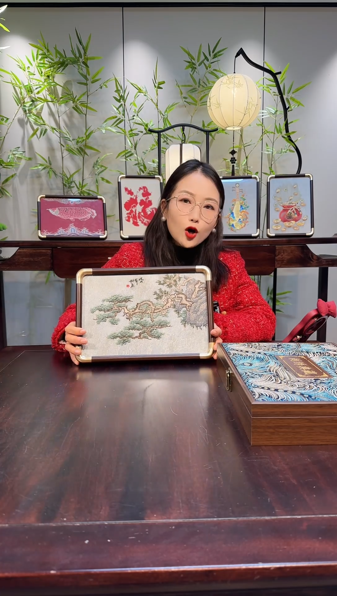 布刺绣摆台，高端刺绣艺术藏品！