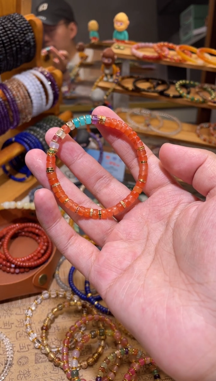 玛瑙/玉髓手串未镶嵌娜*格南红手串
