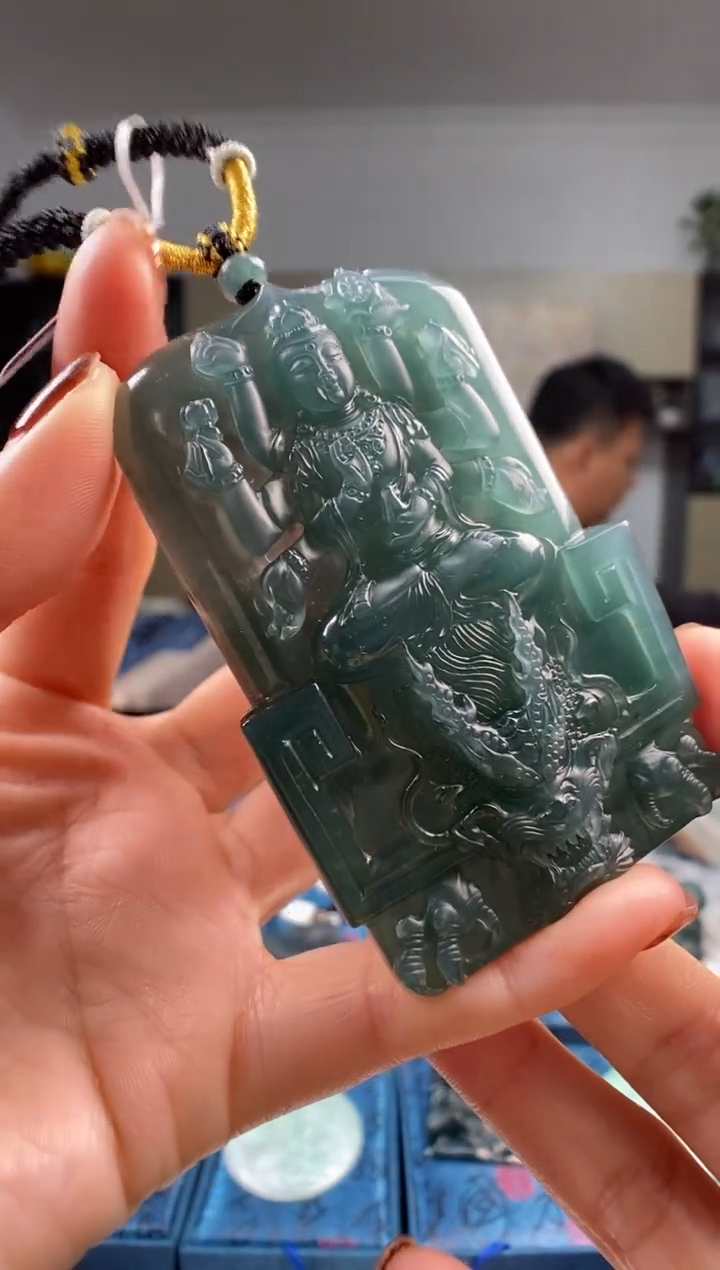 颈饰未镶嵌翡翠多样性发其一