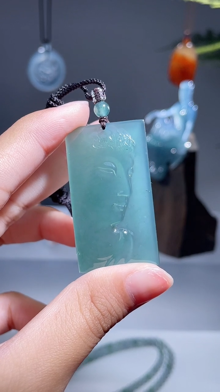 颈饰未镶嵌翡翠挂件