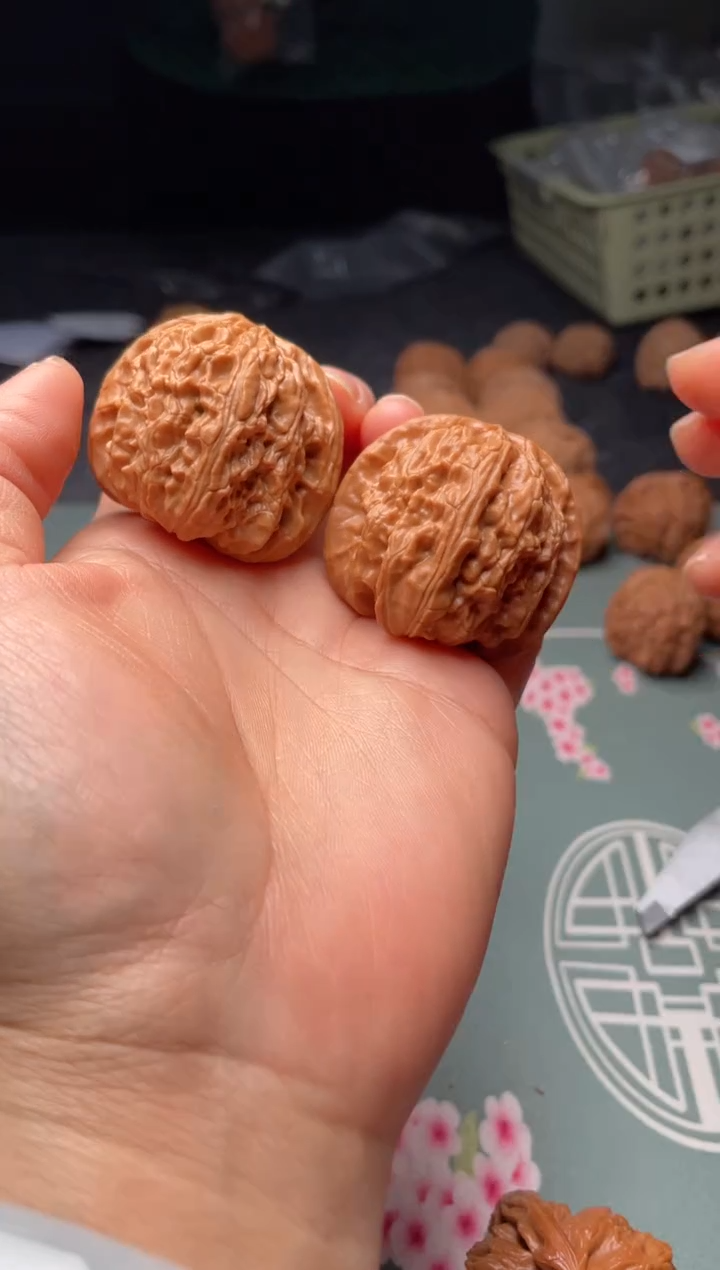把件文玩核桃w329  白狮子 40尺