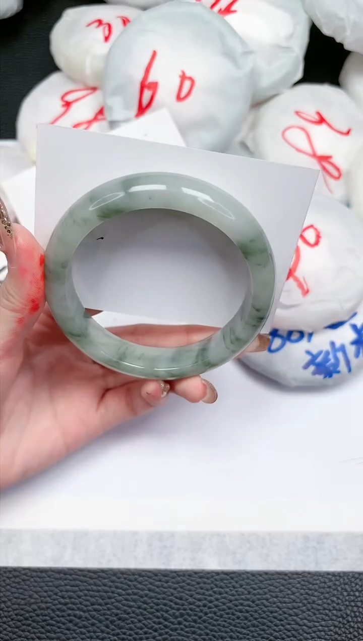 【闪购商品】石英质玉手镯未镶嵌320-62.2