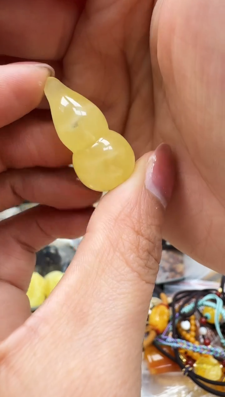 【闪购商品】琥珀裸石未镶嵌微瑕