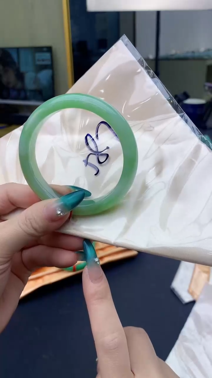 【闪购商品】翡翠手镯未镶嵌0565212737