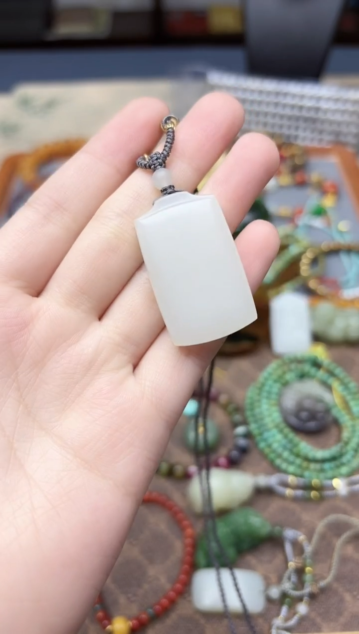 颈饰未镶嵌和田玉和田玉无事牌吊坠HX