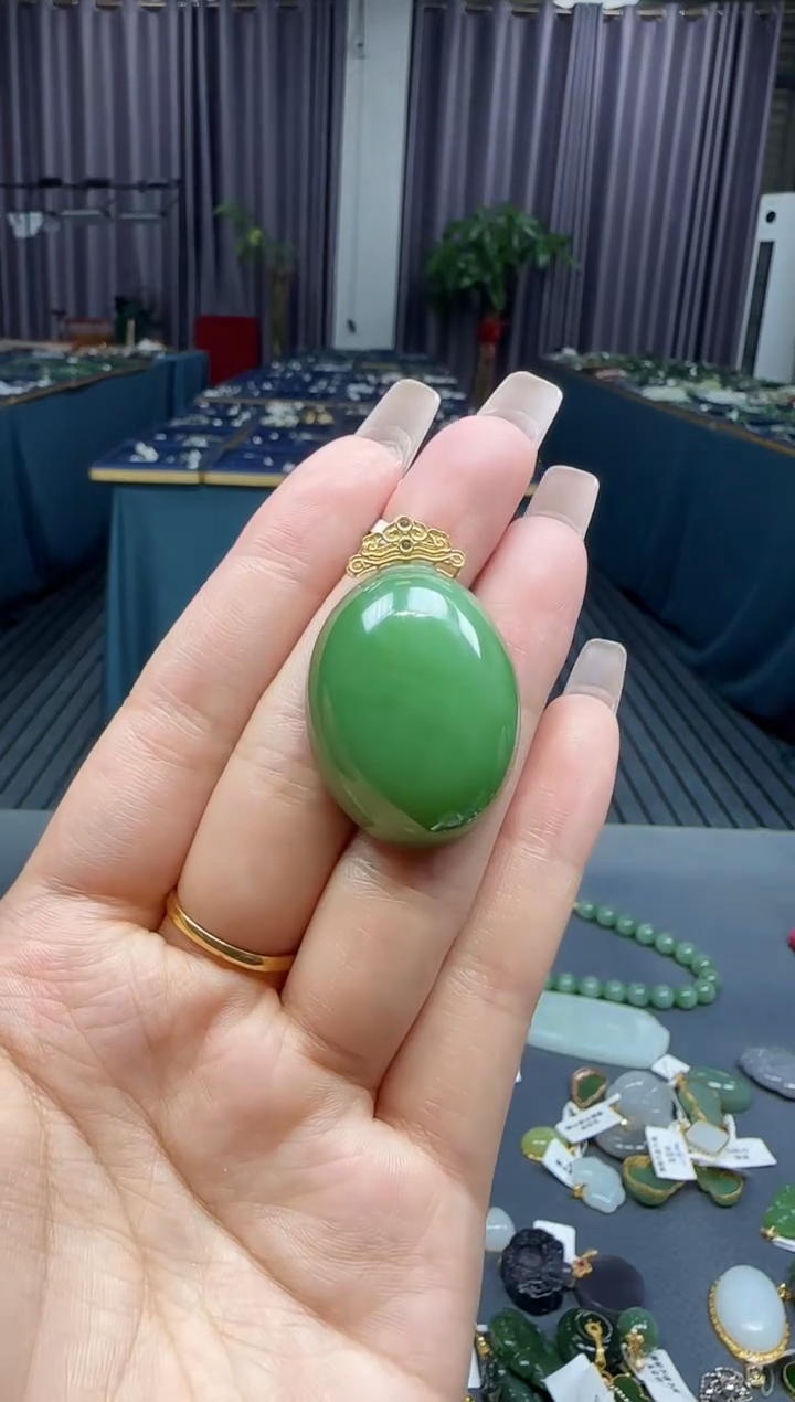 和田玉18K金镶嵌挂件1