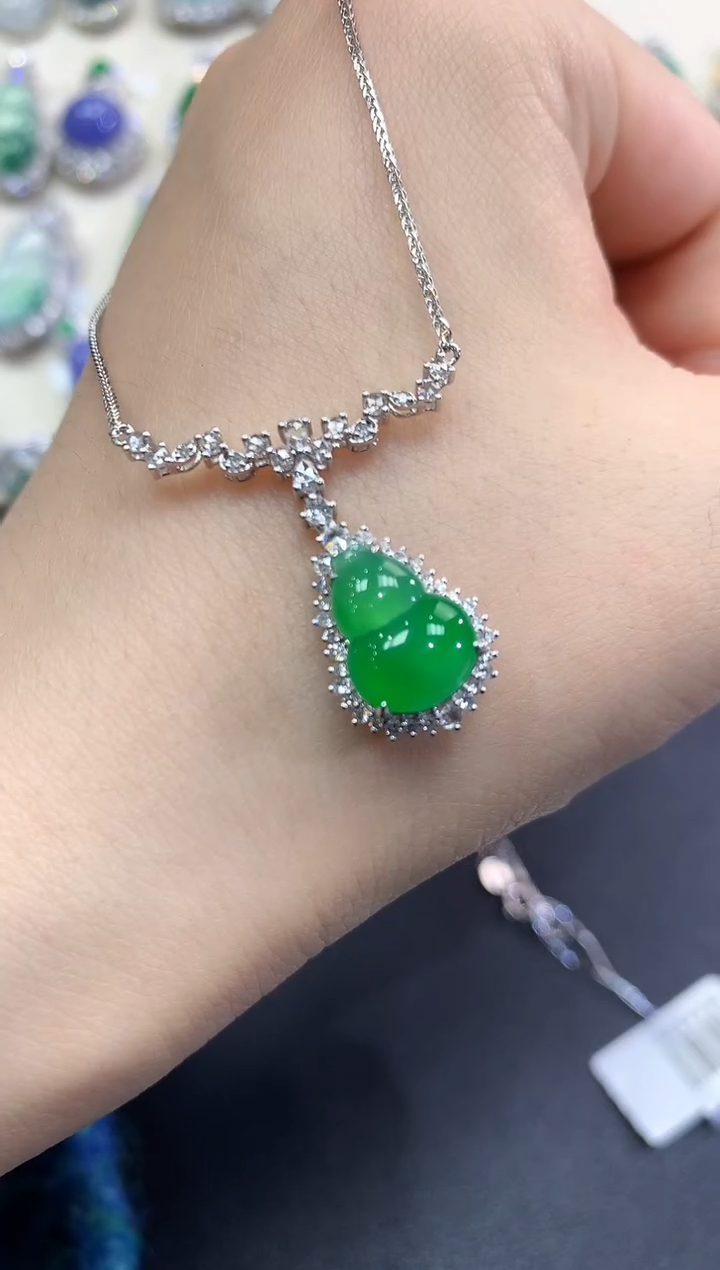 【闪购商品】翡翠颈饰18K金镶嵌C73