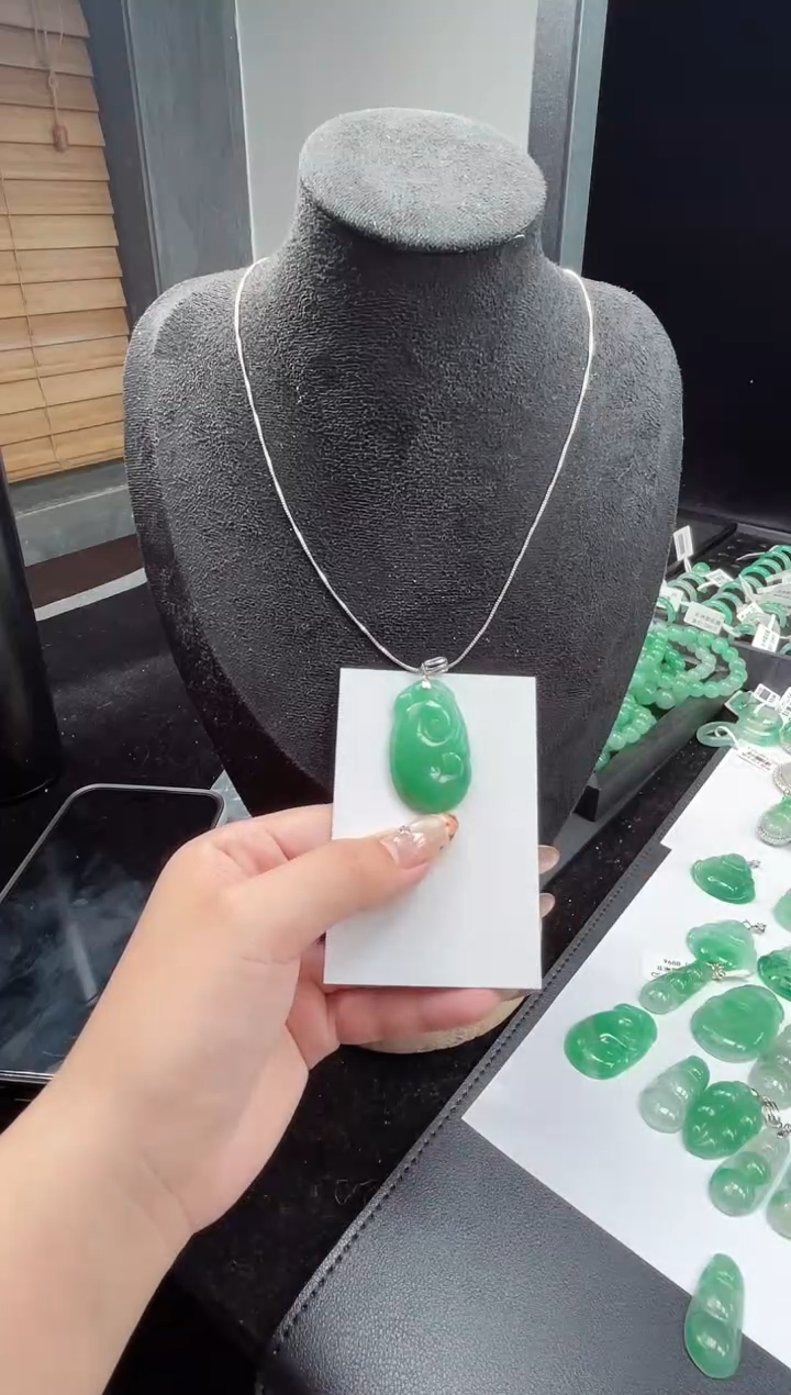 吊坠(赠链)银S925镶嵌石英质玉（非洲翠）14.37如意