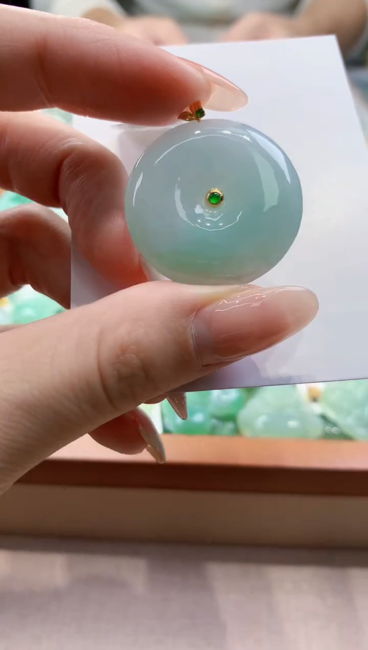 颈饰18K金镶嵌翡翠天然翡翠挂件 