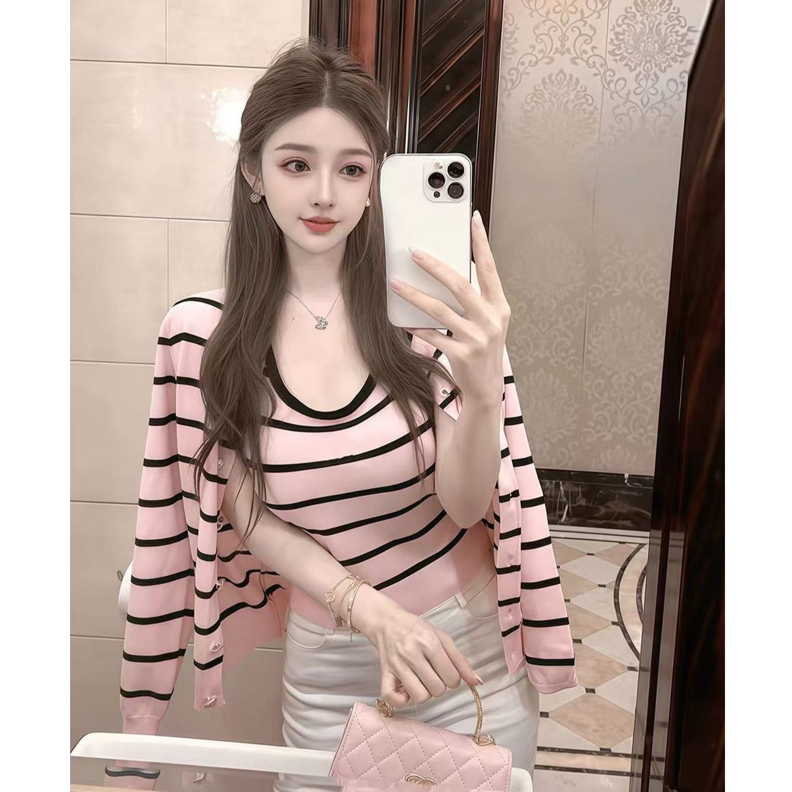 性感辣妹撞色条纹U领内搭吊带背心女秋季新款高级感气质上衣套装
