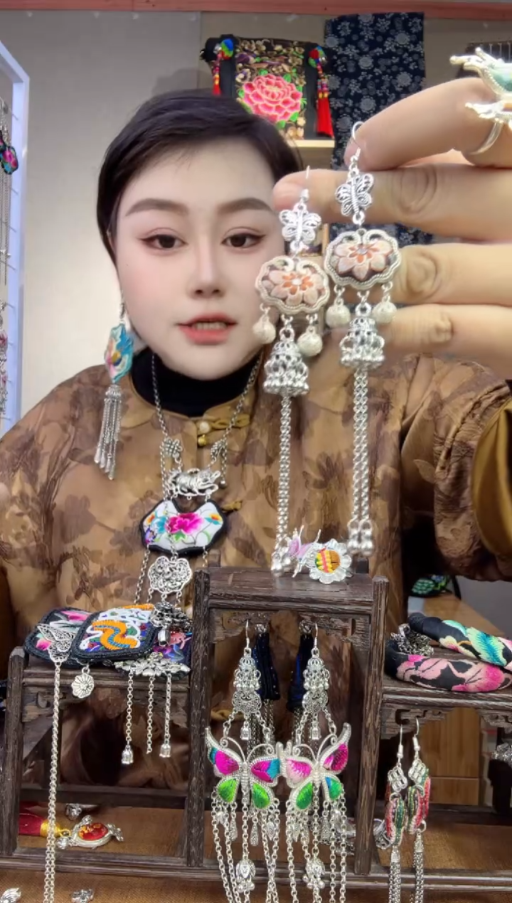 【闪购商品】刺绣纯手工苗绣非遗耳环