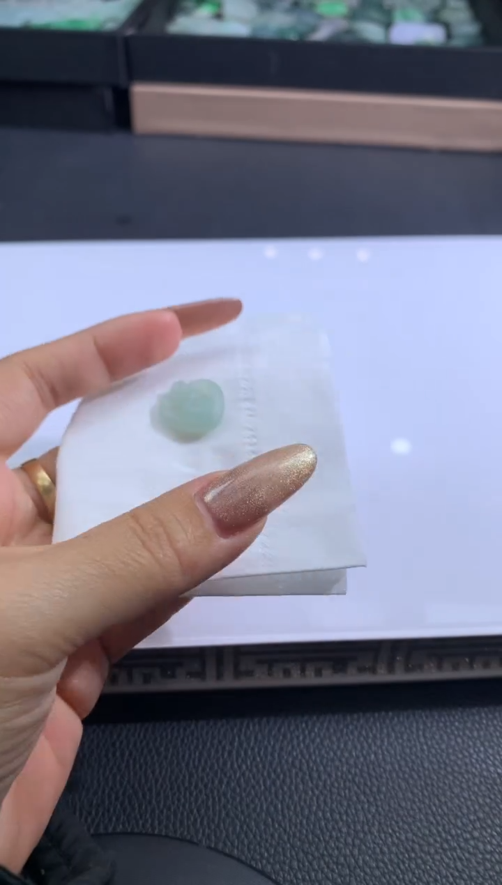 【闪购商品】定制翡翠未镶嵌翡翠