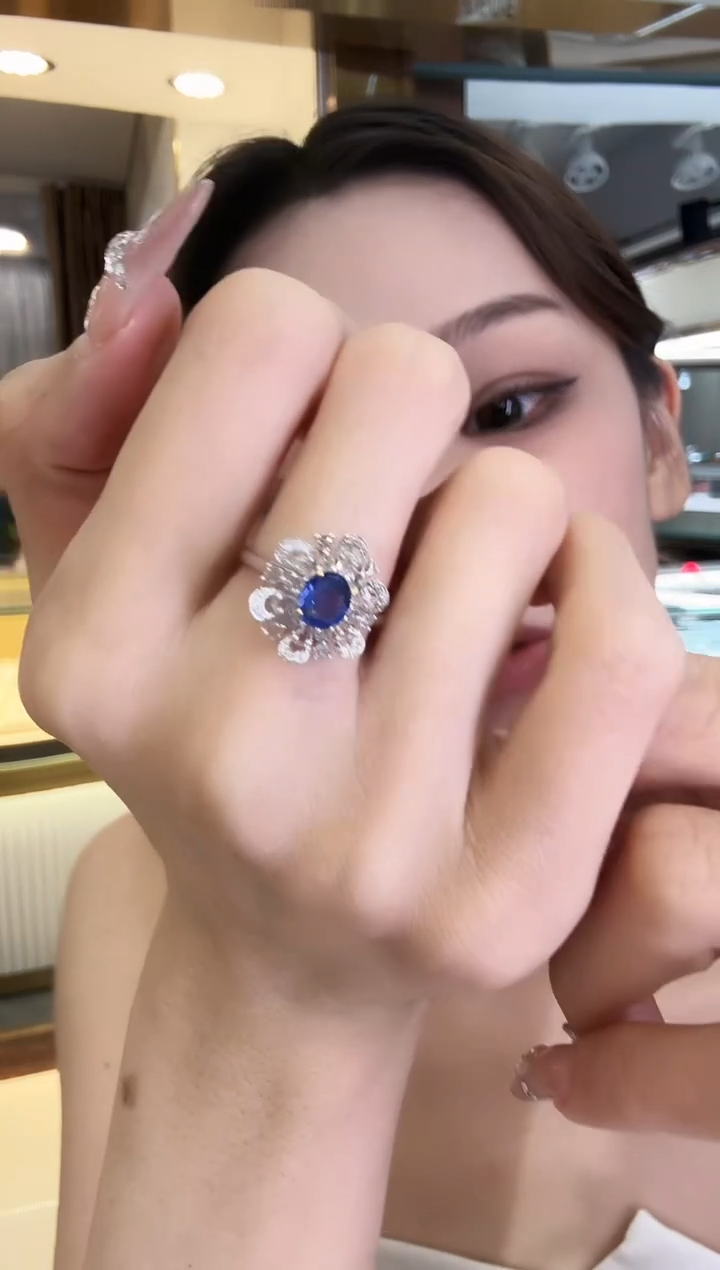 戒指蓝宝石18K金镶嵌1.08ct