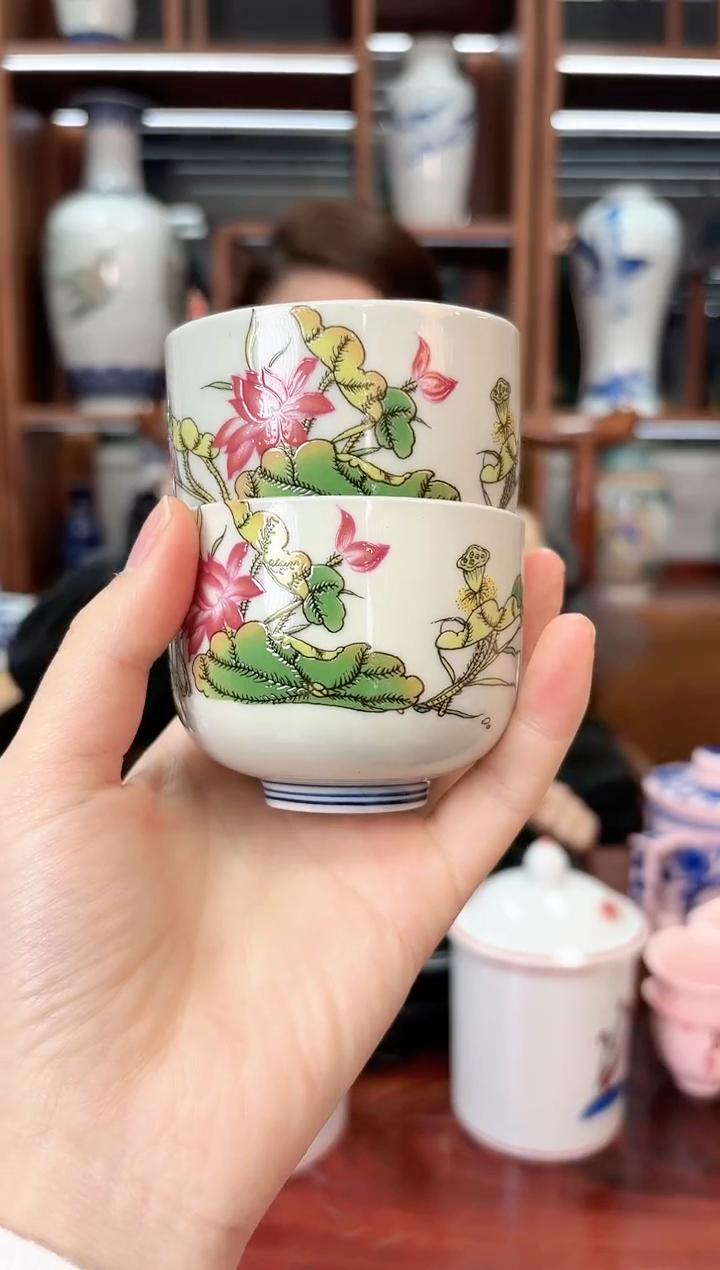 A45景德镇荷塘月色茶杯两只