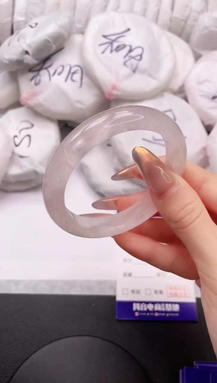 【闪购商品】石英质玉手镯未镶嵌26K60-56