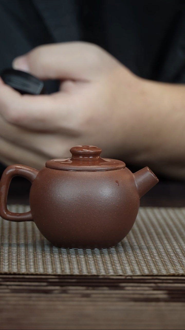 【闪购商品】紫砂茶壶底槽清巨轮珠100C