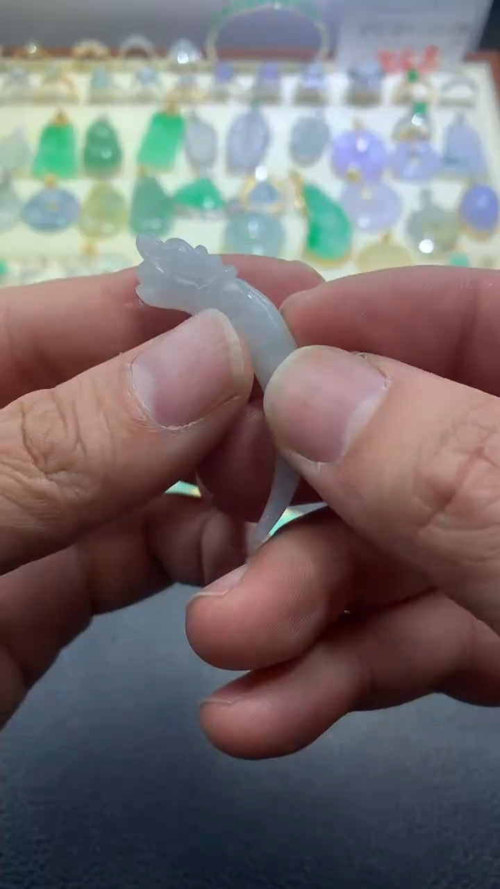 【闪购商品】翡翠颈饰未镶嵌032翡翠吊坠