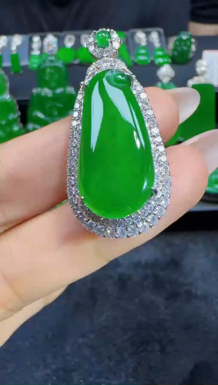 未镶嵌定制翡翠翡翠吊坠18