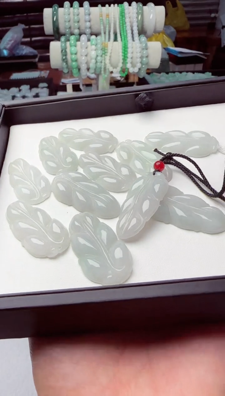 【闪购商品】翡翠吊坠(不含链)未镶嵌叶子多样性发其一