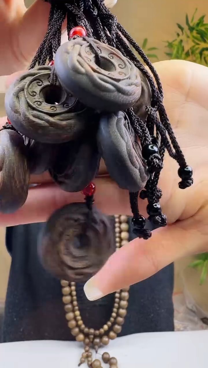 【闪购商品】木平安扣               