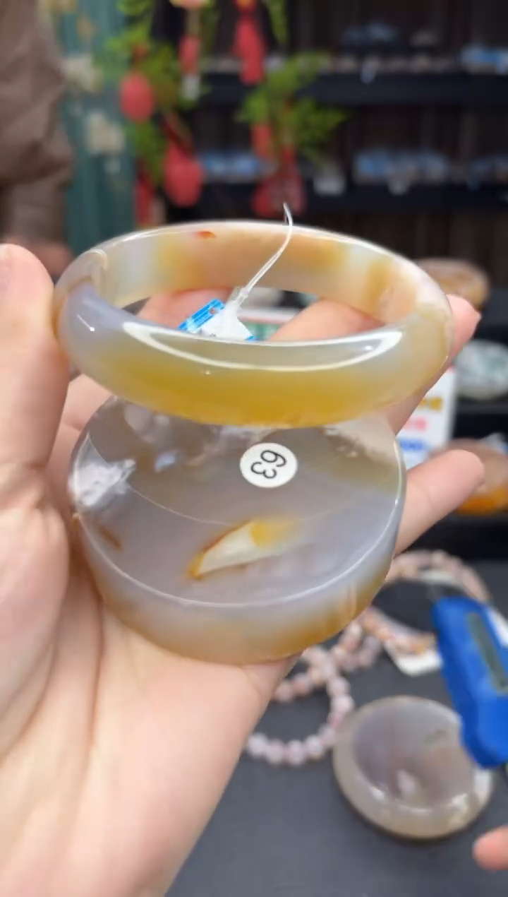 【闪购商品】石英质玉手镯未镶嵌1041（63圈赠送镯心）