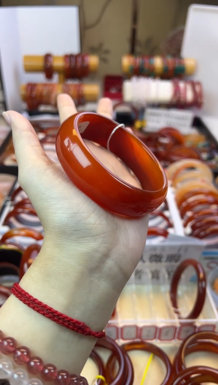 【闪购商品】玛瑙/玉髓手镯未镶嵌【默认微瑕】圈口63（两个起拍）