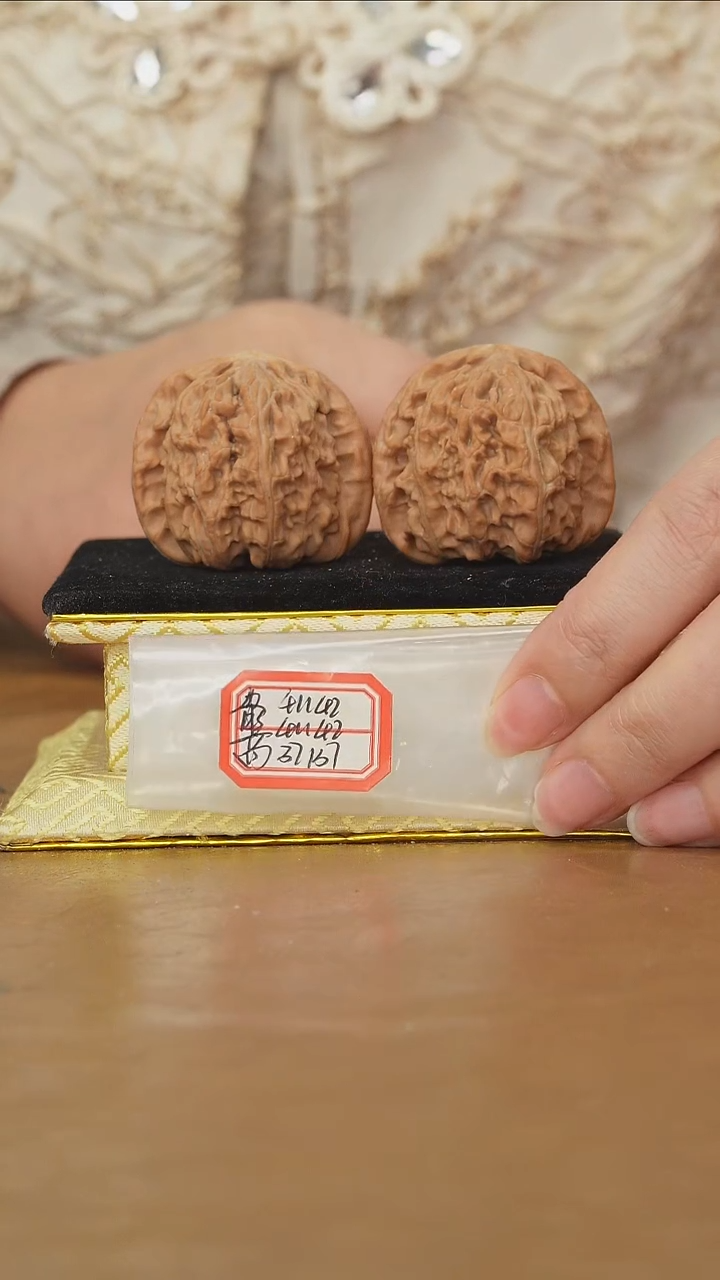 把件文玩核桃白狮子微修