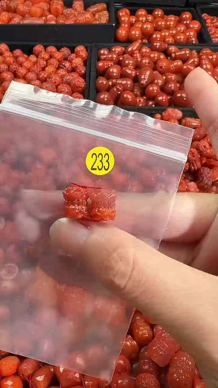 颈饰未镶嵌南红玛瑙1