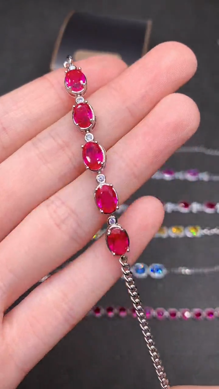 【闪购商品】红宝石手链银S925镶嵌.........