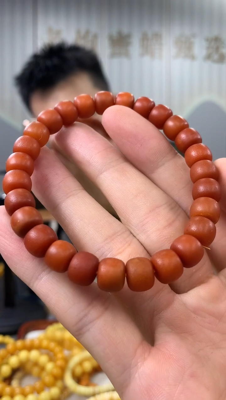 【闪购商品】琥珀裸石未镶嵌手串