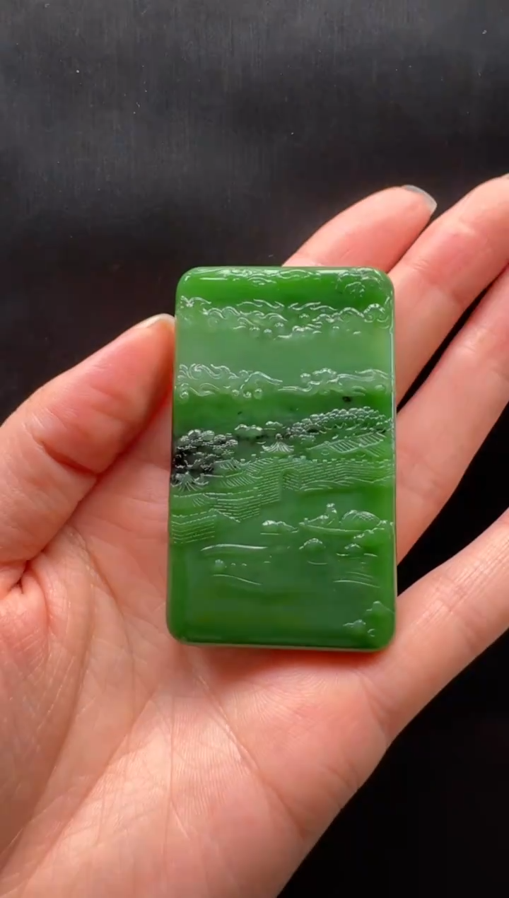 颈饰未镶嵌和田玉吊坠