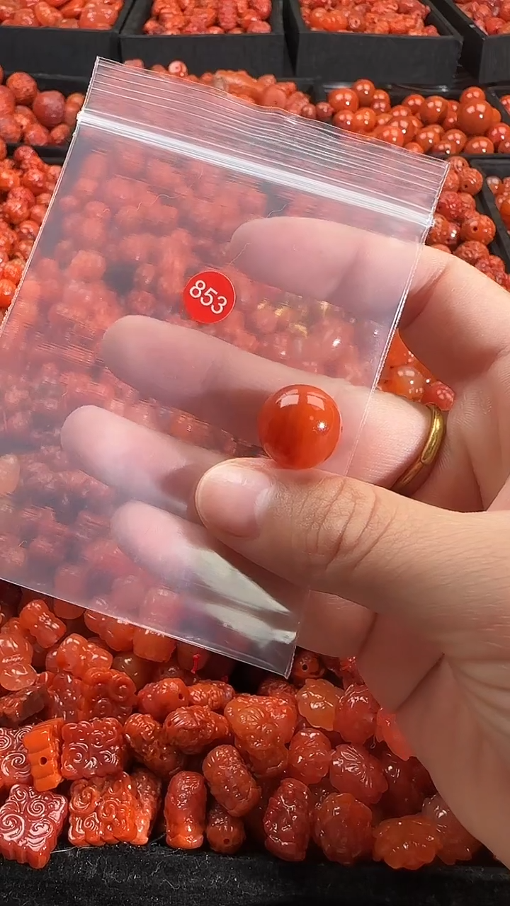 颈饰未镶嵌南红玛瑙1