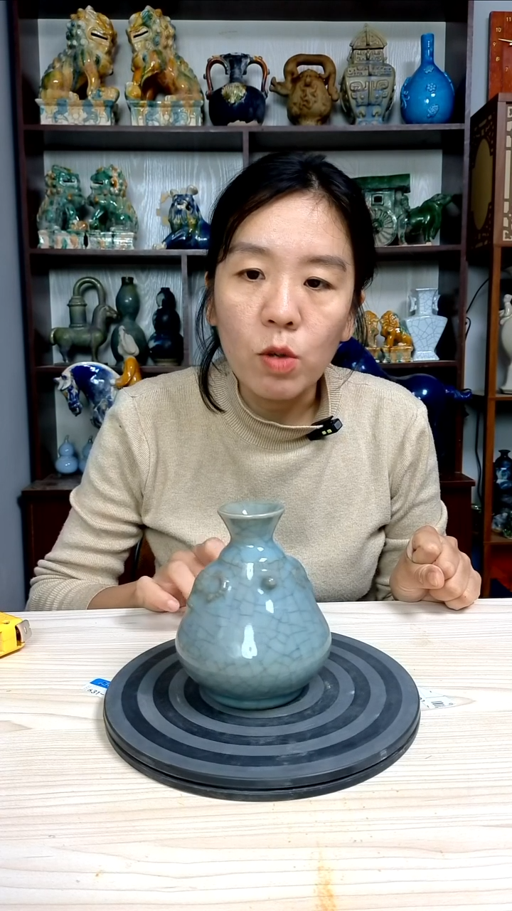 经典一对精美复古风格瓷器