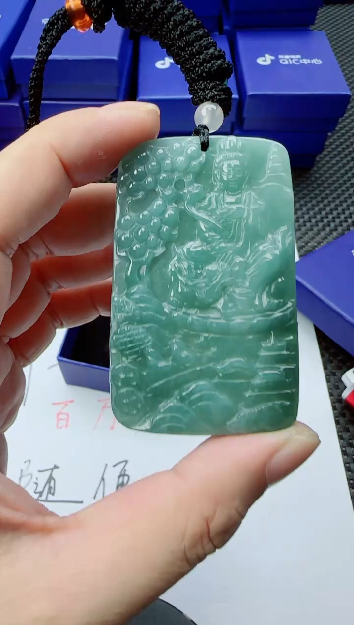 翡翠未镶嵌颈饰11111111111111