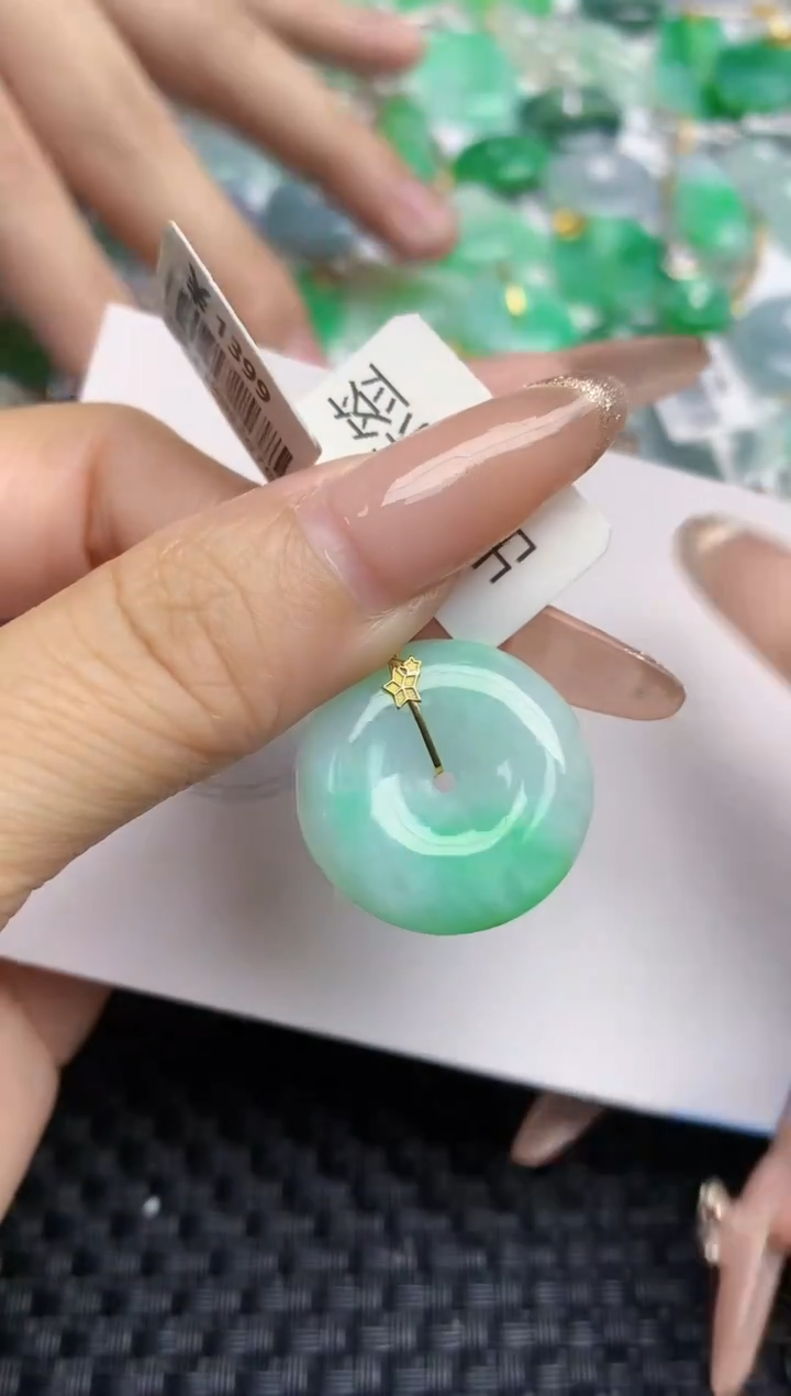 颈饰18K金镶嵌翡翠天然缅甸A货翡翠百元以上9元证书费自理