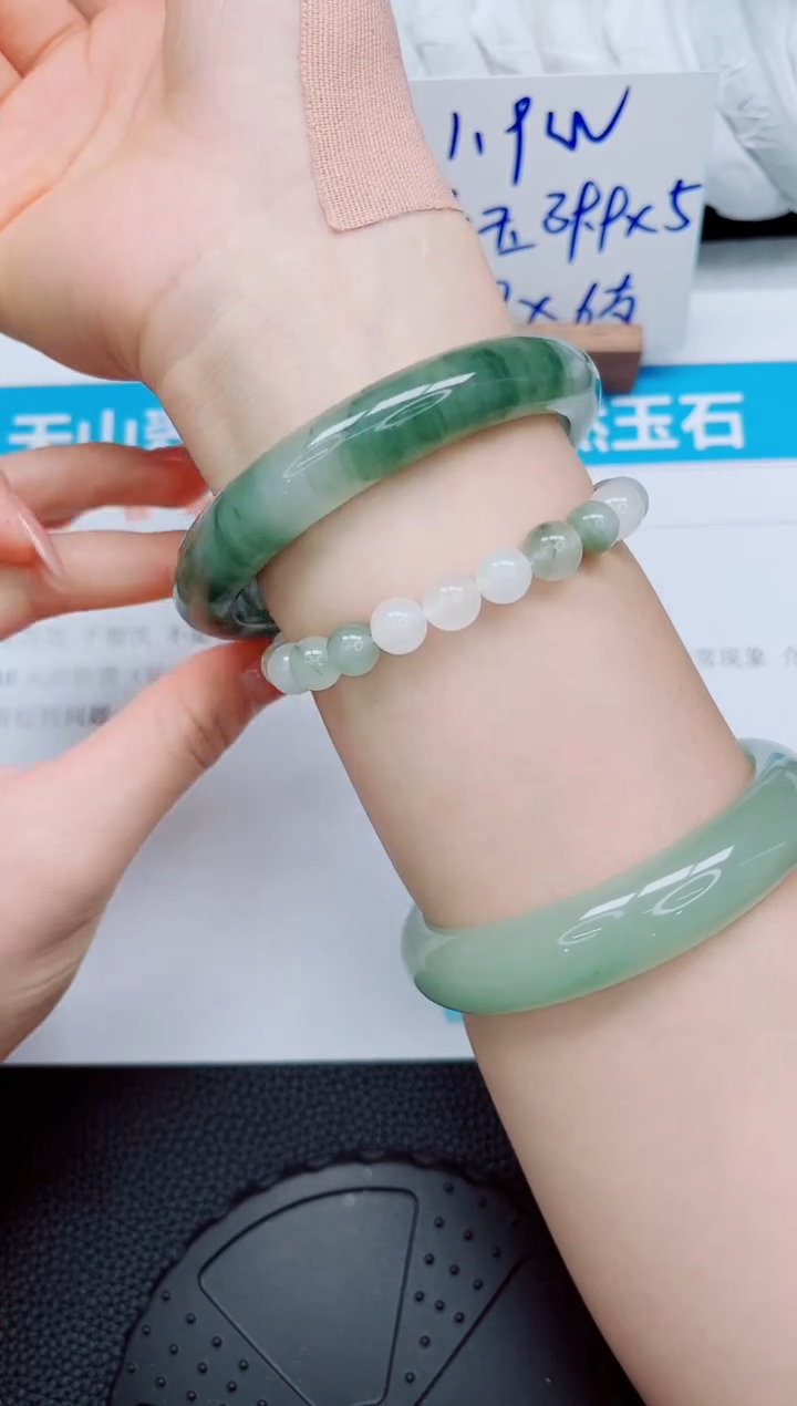 石英质玉手镯未镶嵌122-65.7