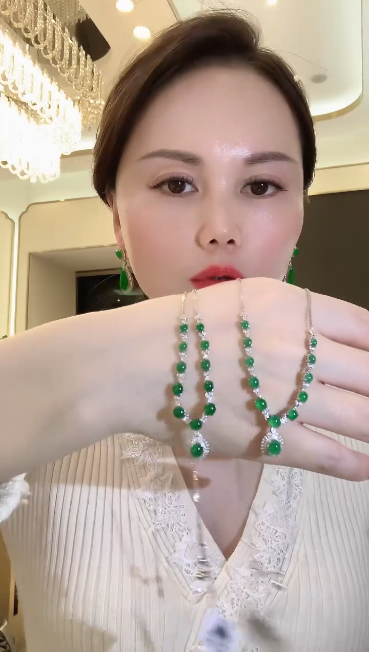 【闪购商品】翡翠套链18K金镶嵌C80 多样性发货一件