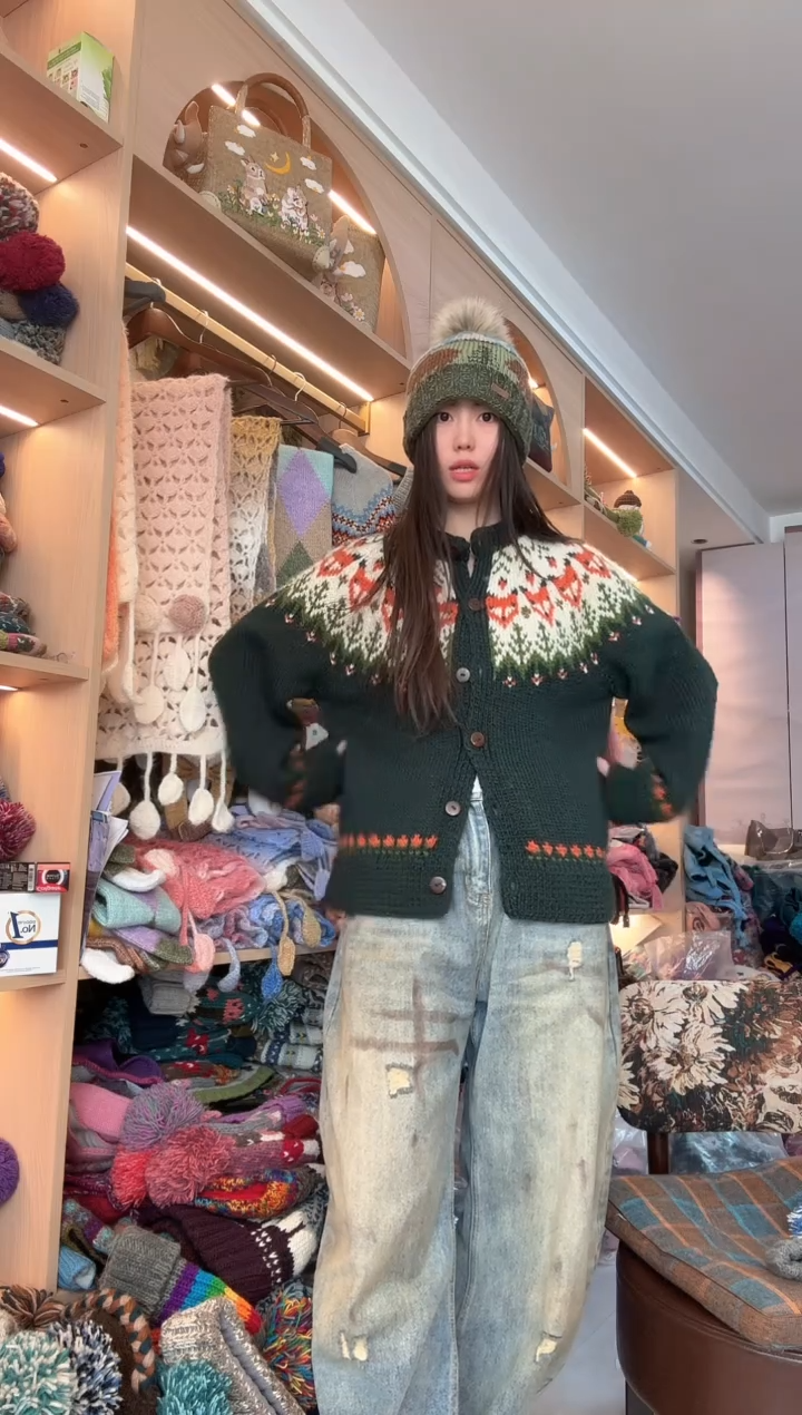 羊毛绿色狐狸毛衣