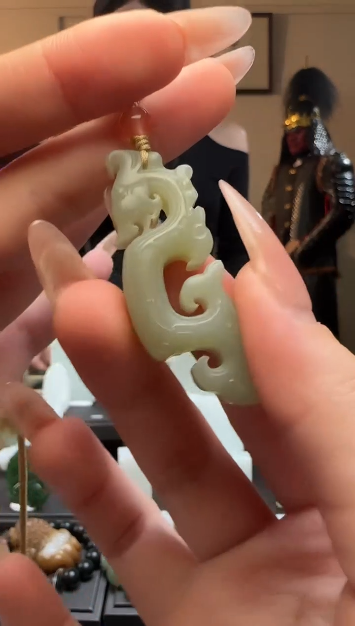 【闪购商品】和田玉螭龙未镶嵌吊坠