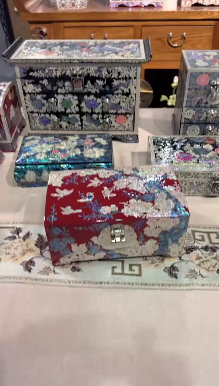 【闪购商品】鱼锁绒布底·弘贝雅螺钿漆器文化馆