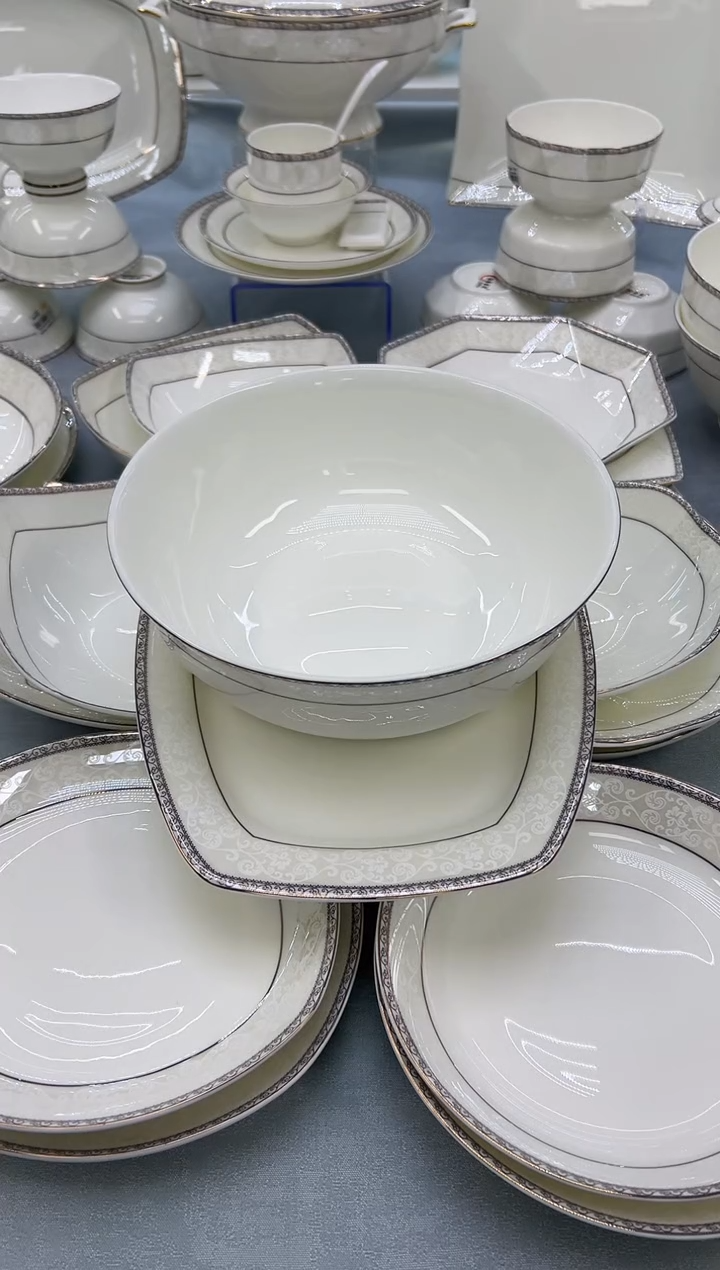 骨瓷玲珑9金鼎一个送大勺一个 玲珑12方鱼1个