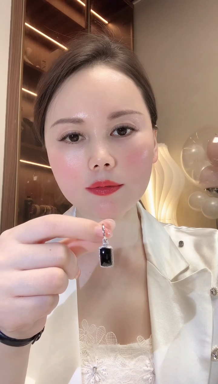 【闪购商品】翡翠耳饰18K金镶嵌A69 翡翠