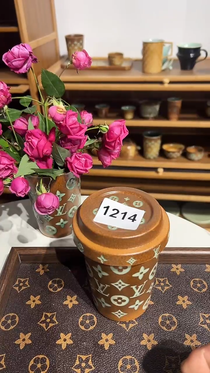 龙泉窑老花奶茶杯微瑕1214