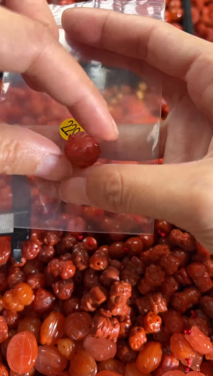 【闪购商品】南红玛瑙颈饰未镶嵌1